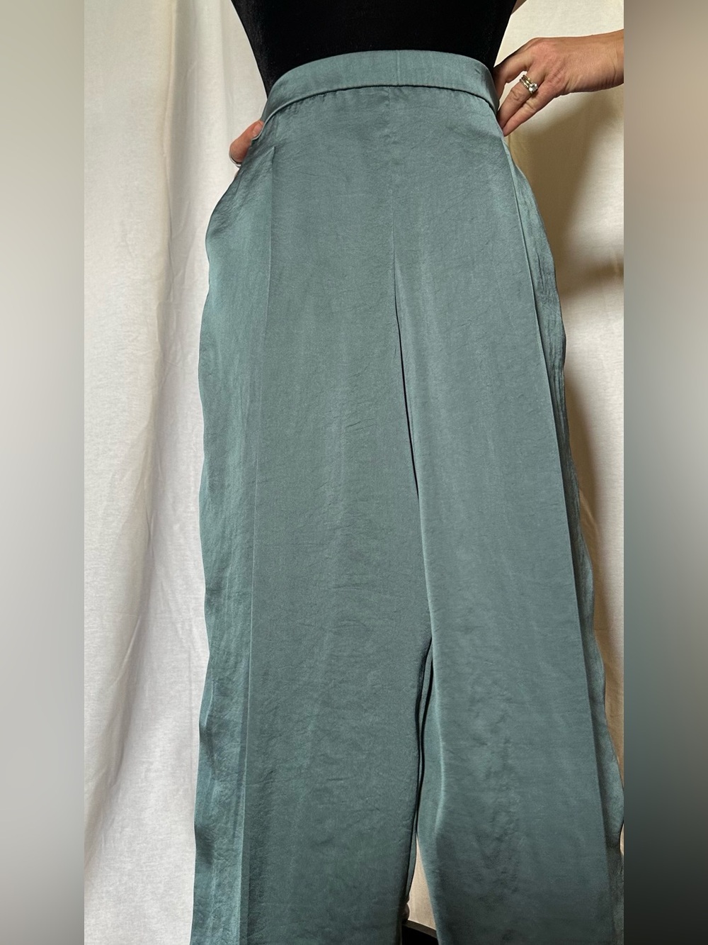 Theory Olive Gray Relaxed Elastic Waist Pants